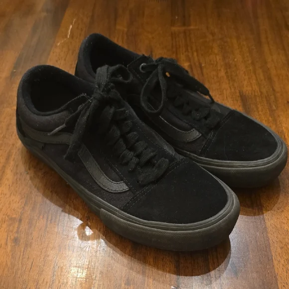 Vans Old Skool Black Sneakers Classic Skate Shoe 7.5 - Picture 1 of 8